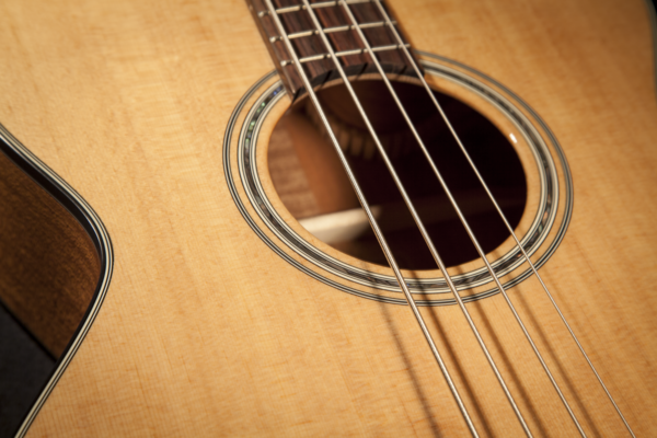 Bajo Takamine Electroacústico GB30CE NAT