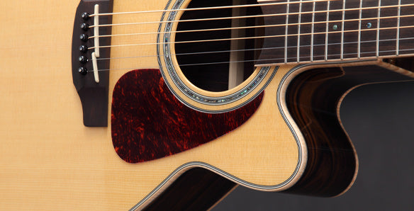 Guitarra Takamine Electroacústica GN90CE-ZC